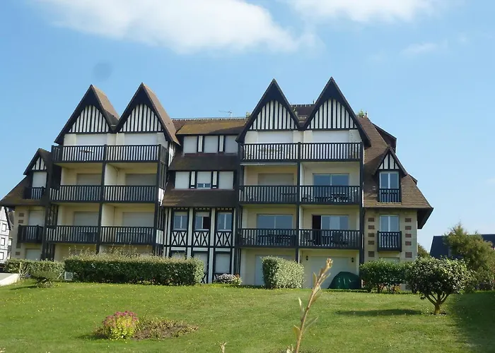 Neptune By Interhome Bénerville-sur-Mer